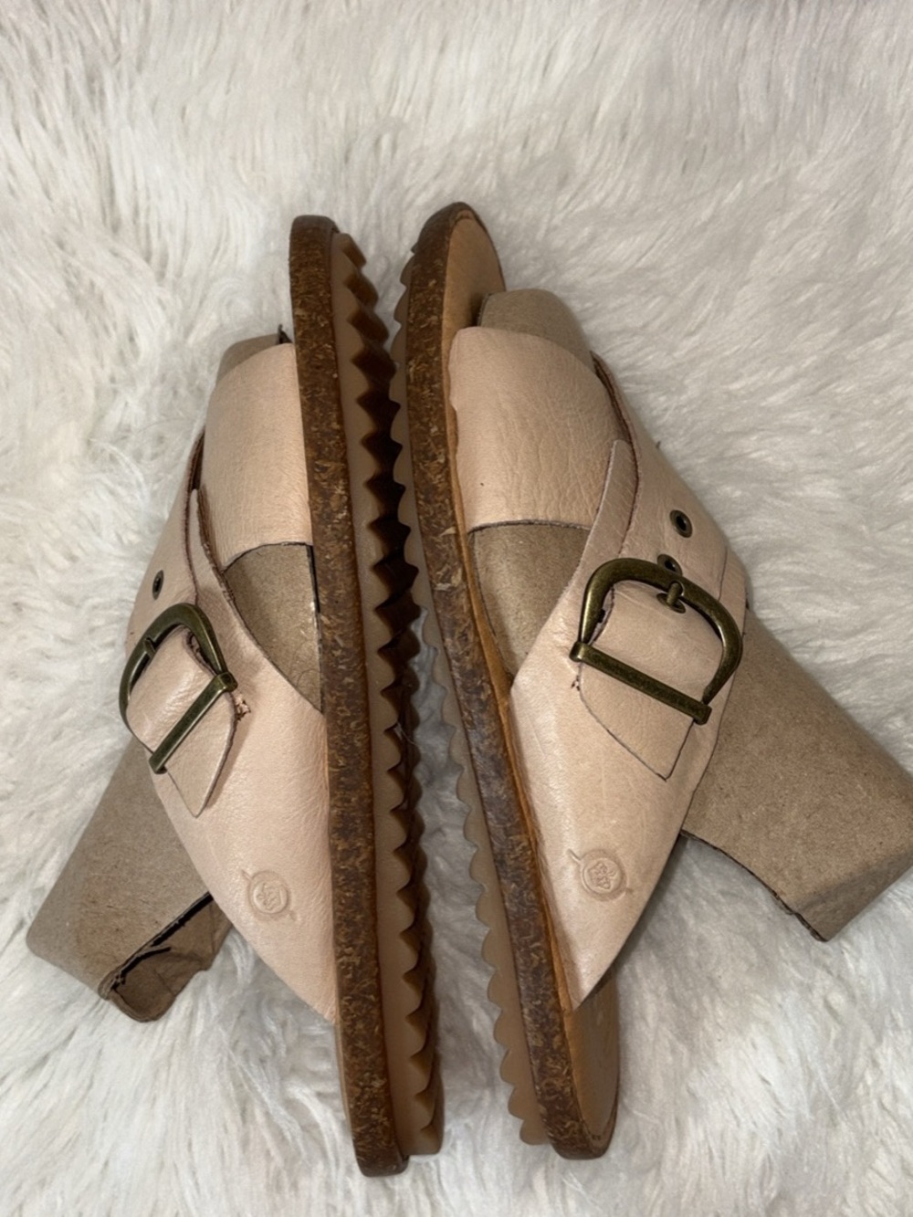 Born Women's Light Beige Leather Crossband Slide Sandals - Picture 5 of 9